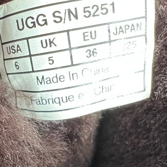 UGG SHORT BROWN BOOTS - Picture 5 of 7